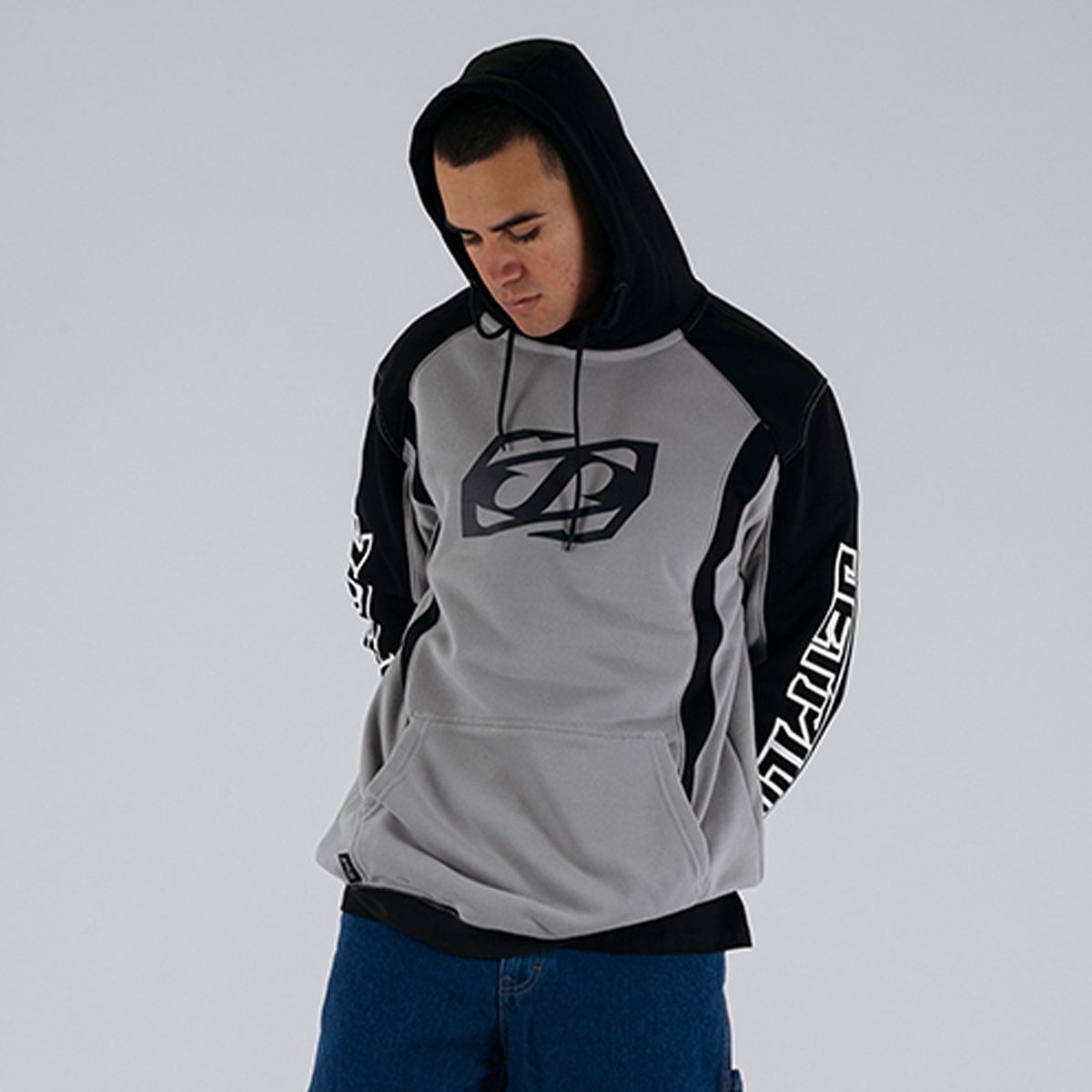 アイコニック プルオーバー グレー フーディー スウェット W26702