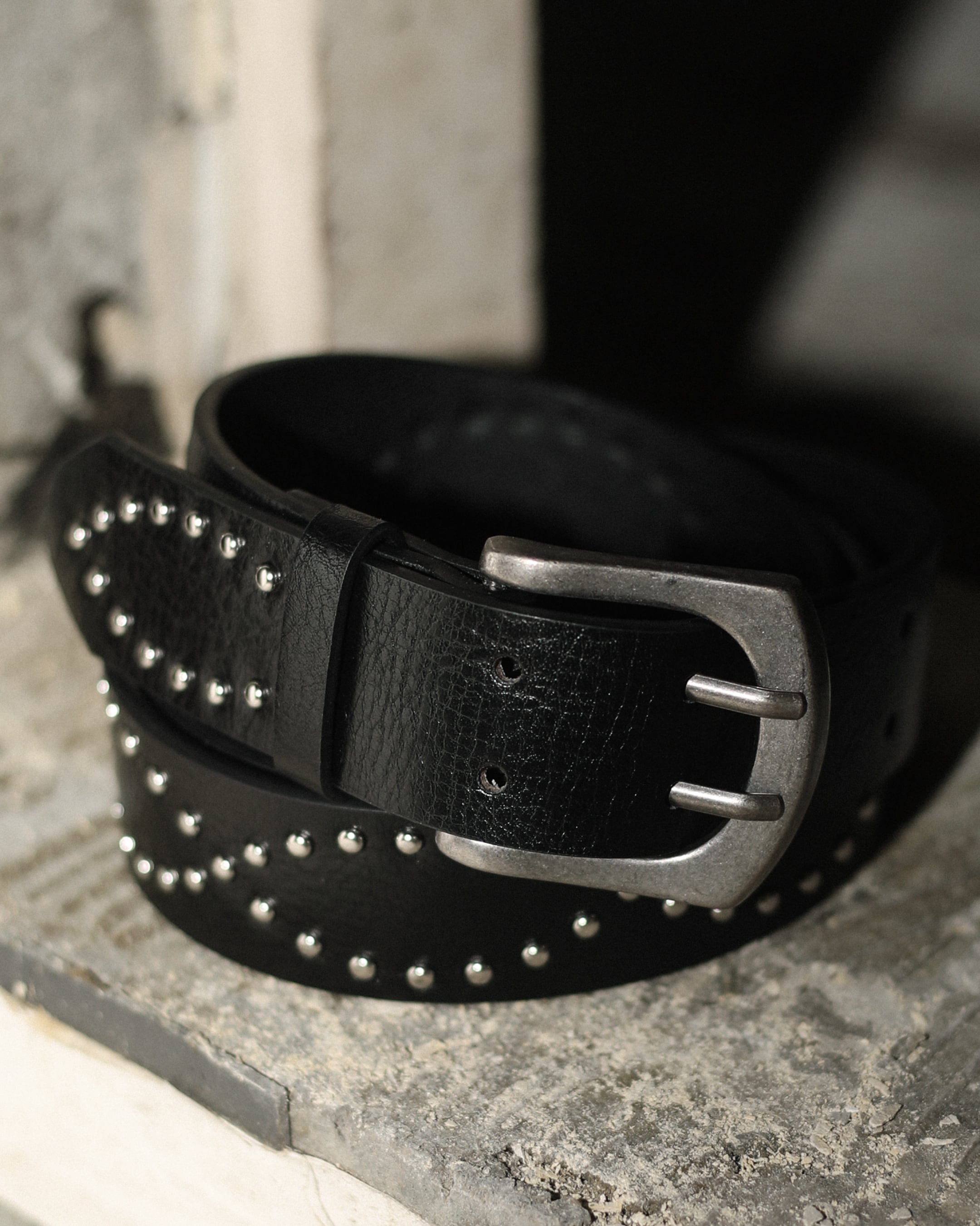 送料無料】STUDDED LEATHER BELT/スタッズレザーベルト | BARYFROMTHENORM