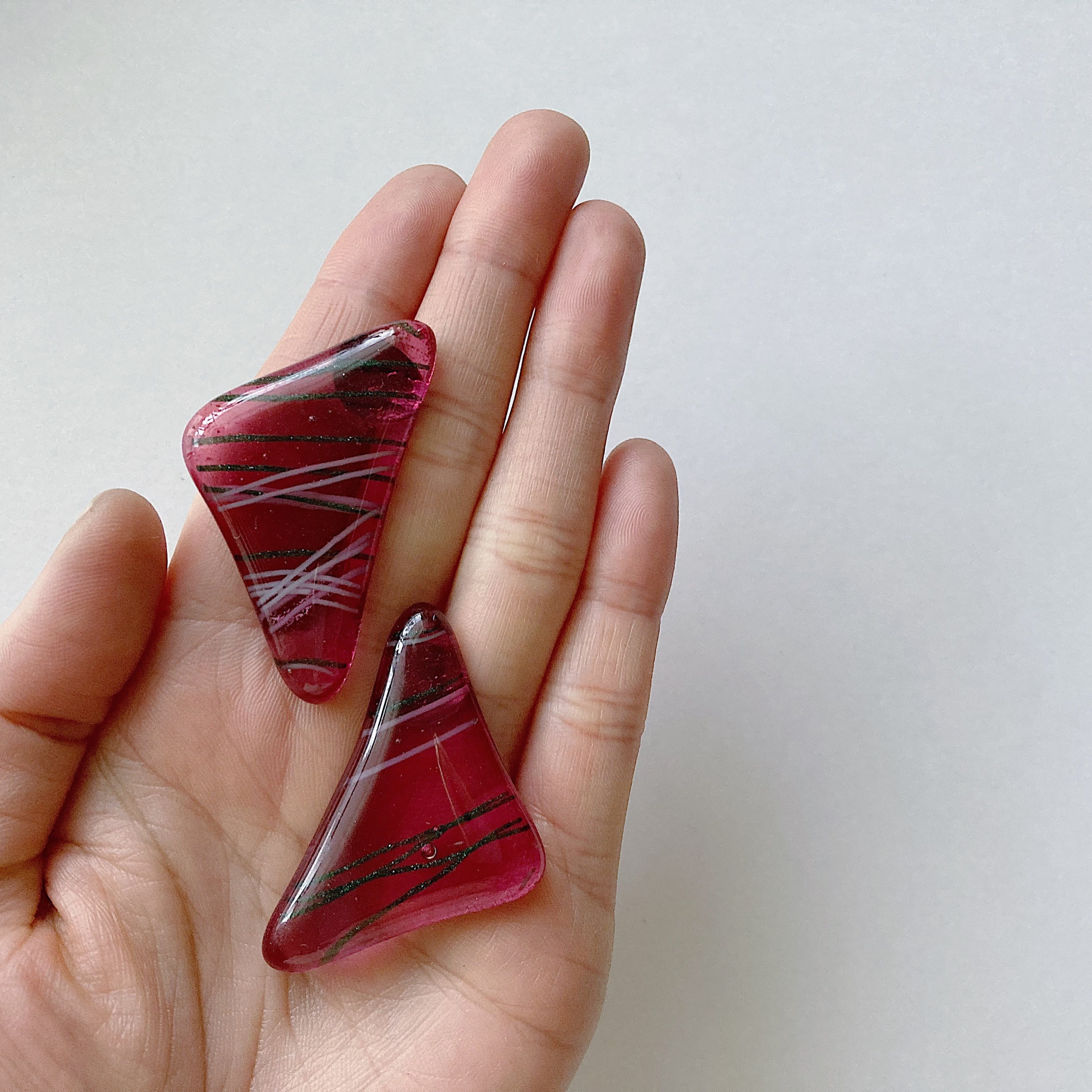 Vintage clear pink purple glass triangle earrings ヴィンテージ
