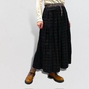 vm check corduroy tuck skirt
