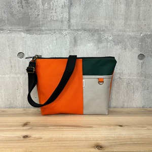 ▼Block切替ショルダーバッグ【キャロット×濃グリーン×アイスグレー】