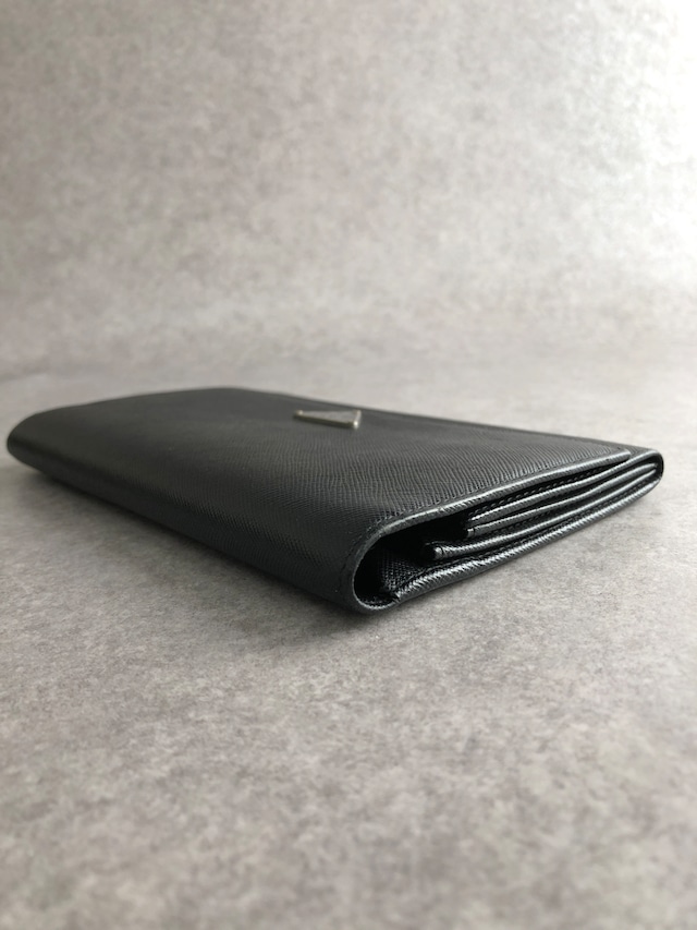 PRADA プラダ 財布 ブラック トライアングルロゴ サフィアーノレザー 2つ折り 長財布 vintage ヴィンテージ オールド dwgxzb