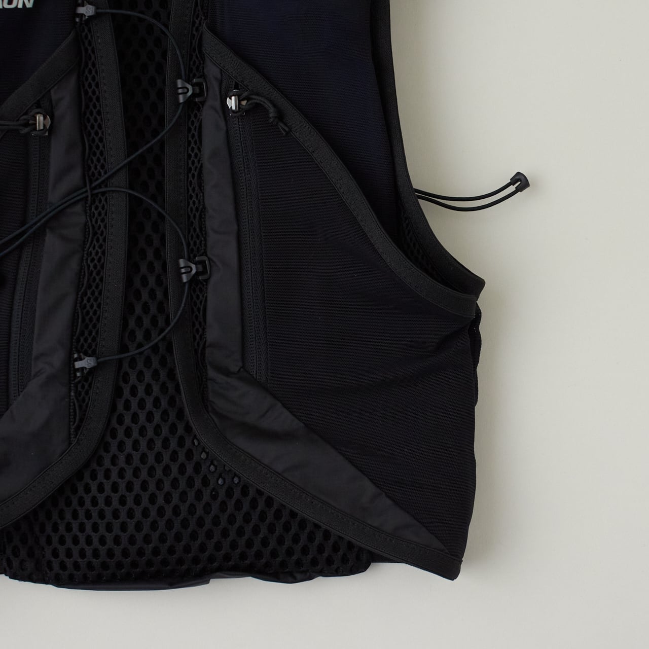 SALOMON（サロモン）ACTIVE SKIN 12 -BLACK / METAL ユニセックス