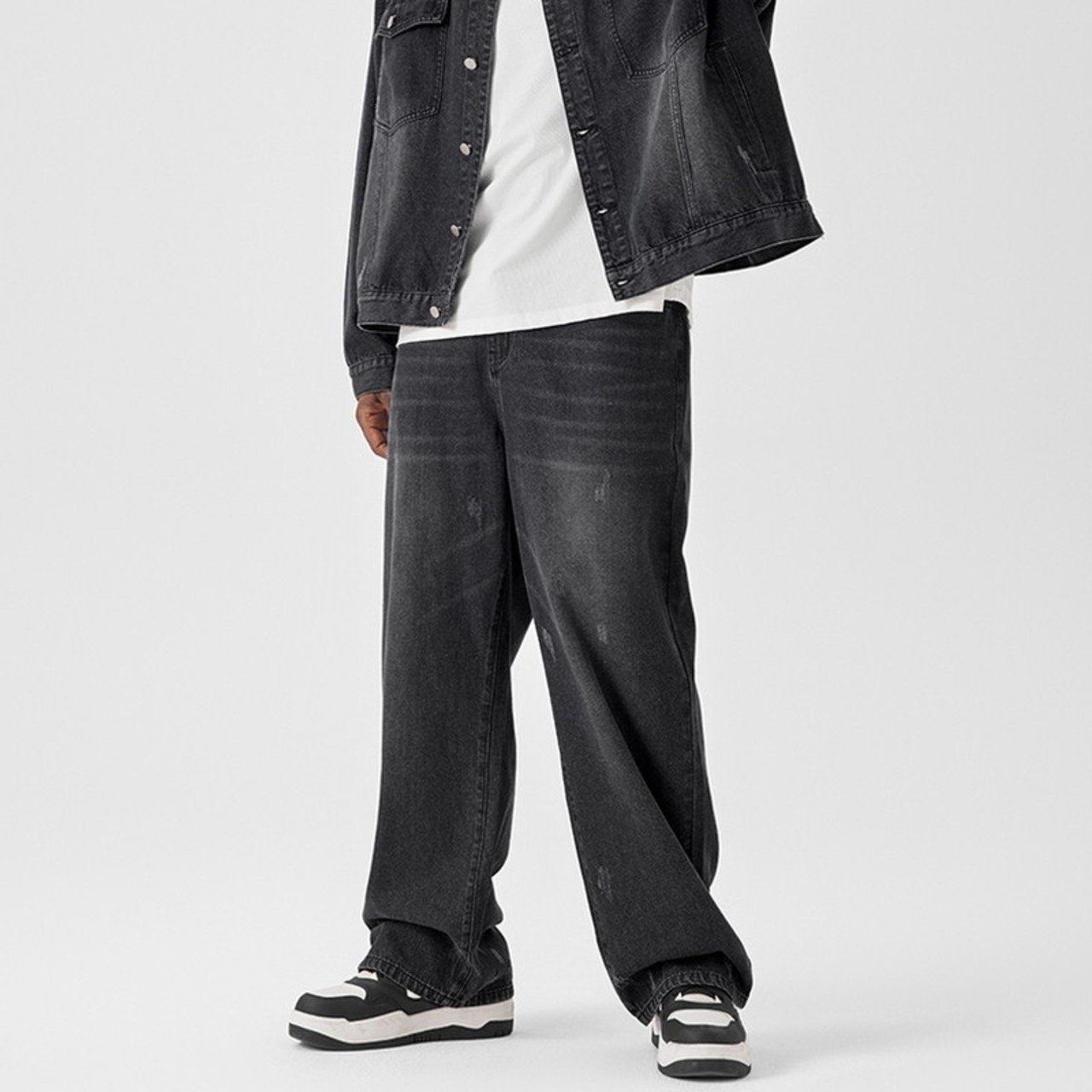 ウォッシュドブラックデニムパンツ（別売りでセットアップのジャケットあり）　936