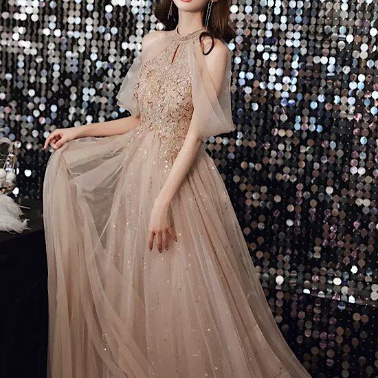 結婚式ドレス ホルターネック シースルー レース ロング丈 発表 結婚式ドレス ホルターネック シースルー レース ロング丈 発表