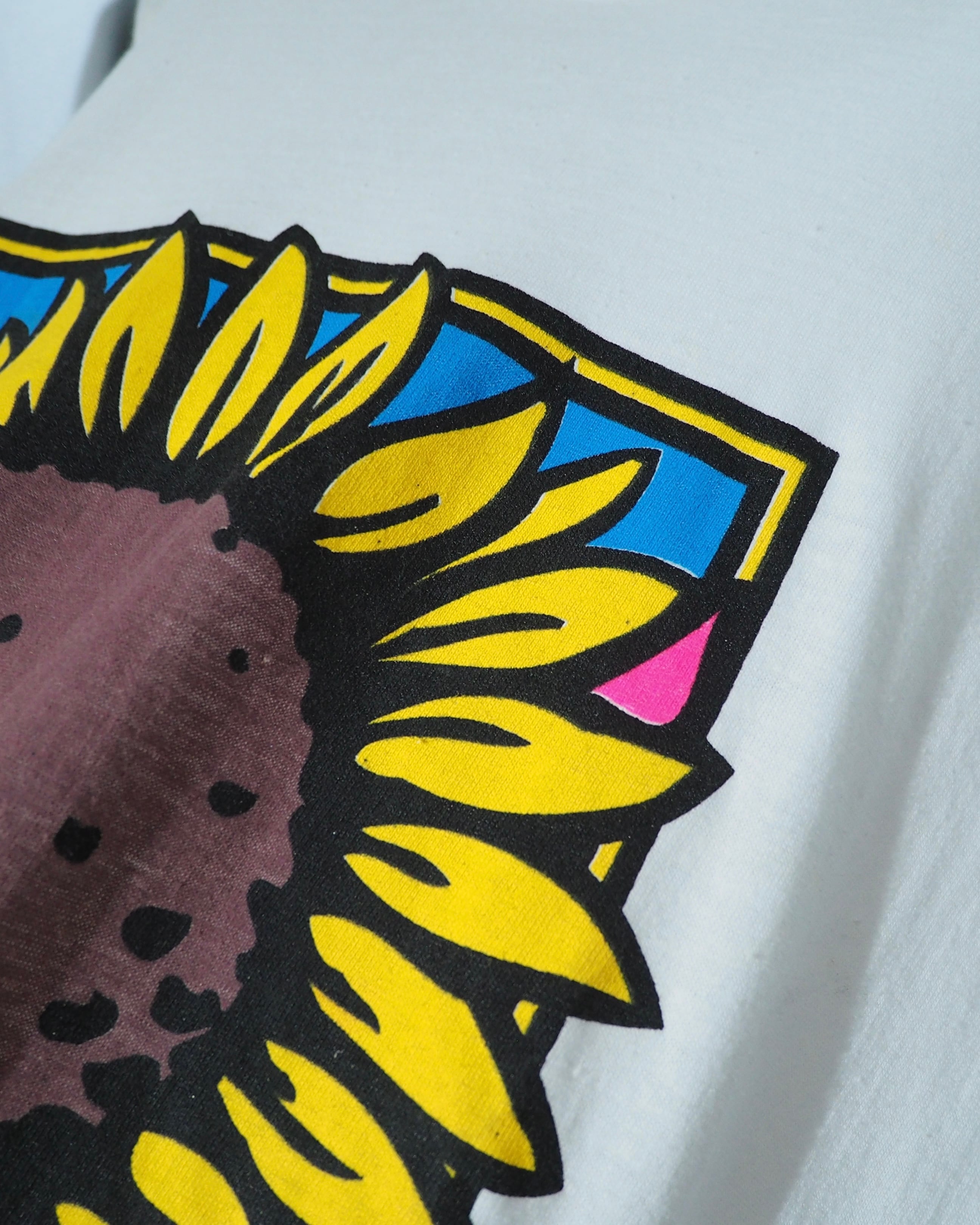 1990s ” 向日葵 ” Beautiful Sunflower printed vintage White SS Tee
