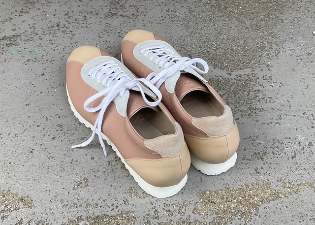 【桜カラー　新色限定】クラシックなデザインEMAのスニーカー/ピンクベージュ/ラメシルバー