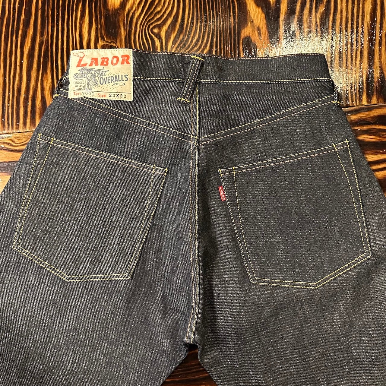 LABOR#7001 Bee | yamaneart