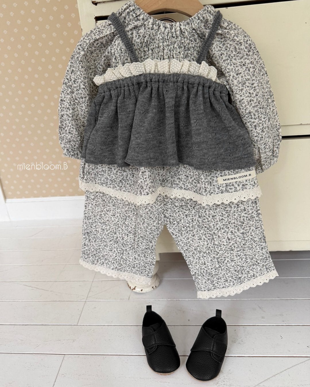 送料無料【予約】/ baby水彩画ブラウス / mienbloom