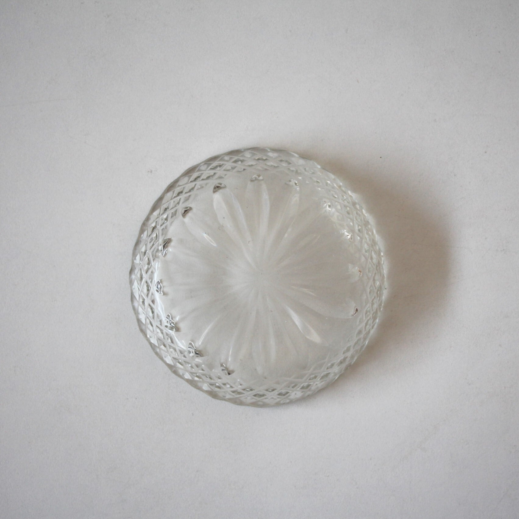 アンティーク　江戸切子の小皿（その２）d9.0cm　Antique Japanese Kiriko Cut Glass Small Dish
