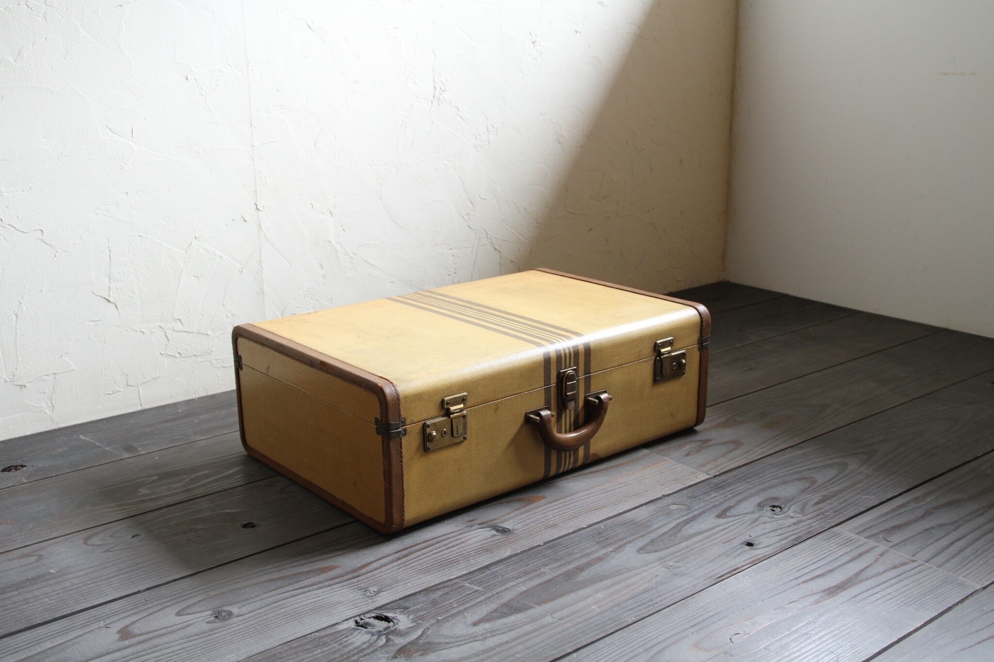 レトロな旅行鞄 トランクケース 鍵付き 古道具 | グリュノワ -gruenoix-
