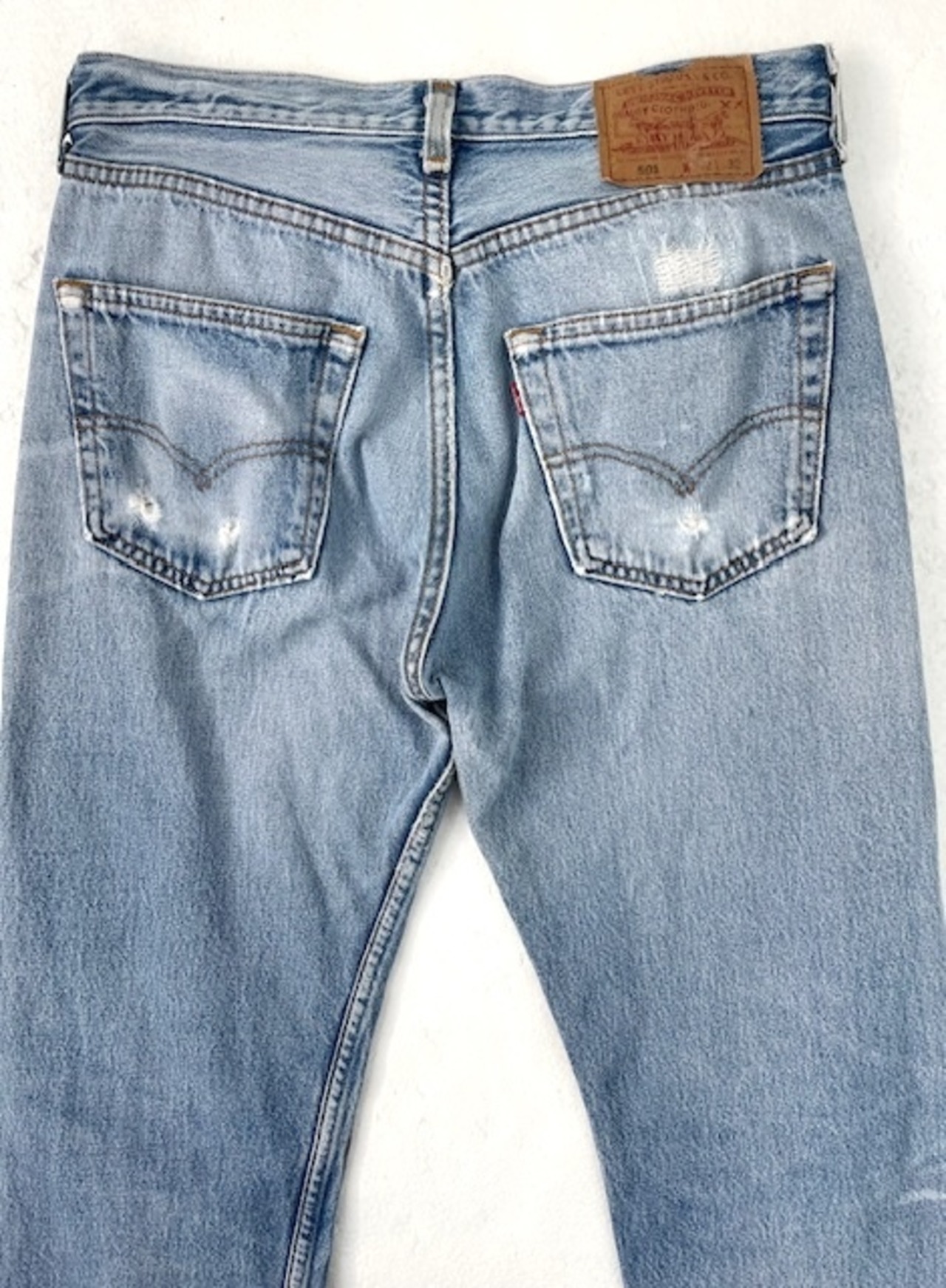 M-292  リーバイス Levis501レギュラー古着 1990年代　米国製刻印532  W78cm(ぐるり） 股下 75cm