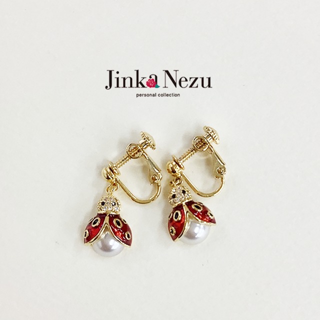 703556 JinkaNezu てんとう虫 イヤリング/ピアス | JinkaNezu