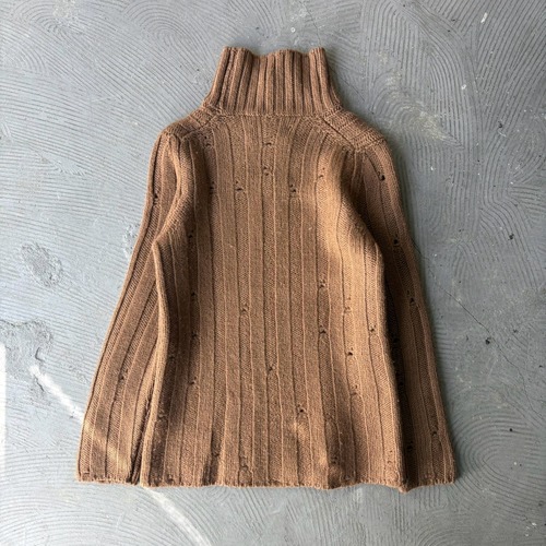 Nicolas &Mark / Damaged knit sweater