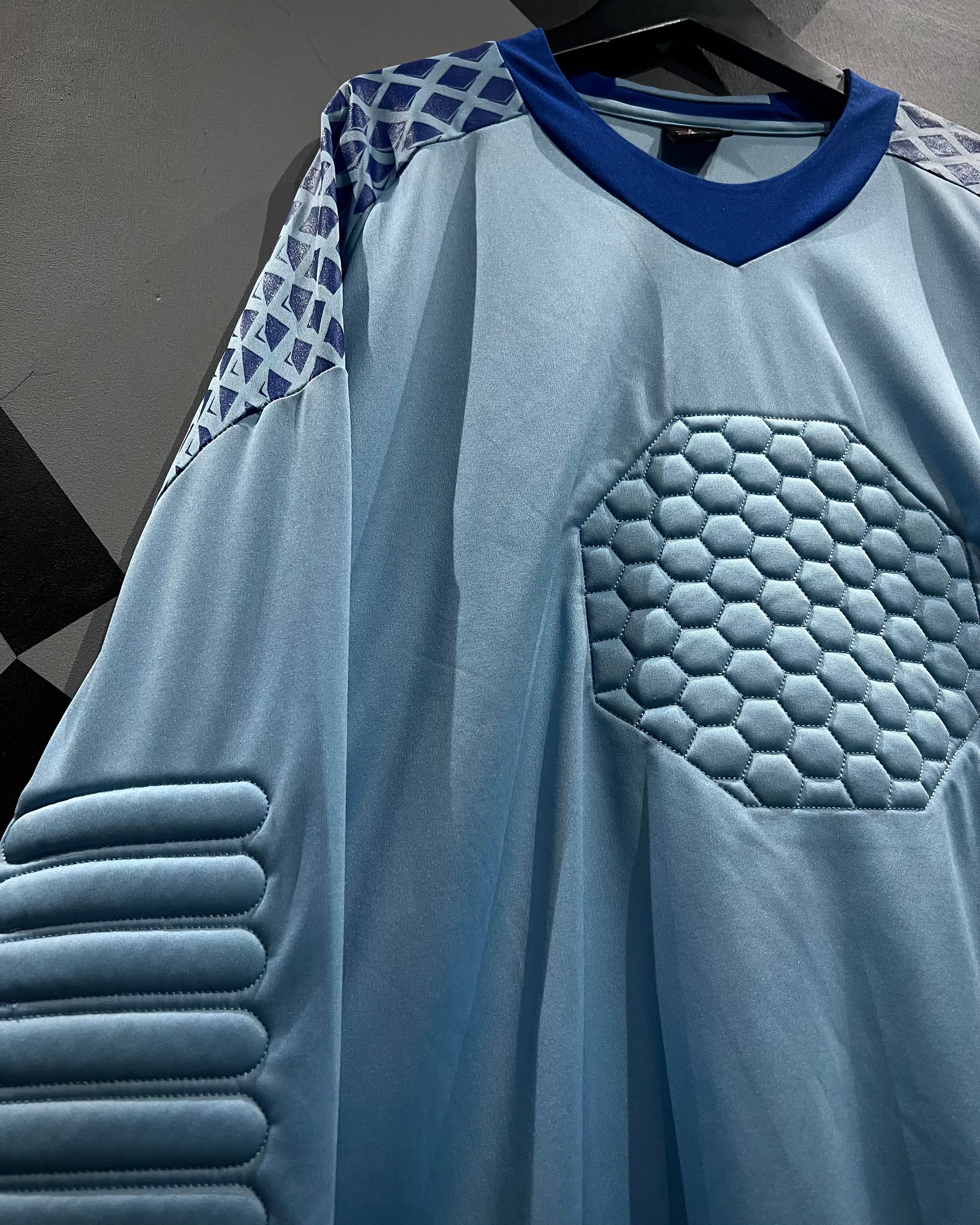 半額セール実施中！【Caka】 ゴールキーパーシャツ X VINTAGE】Geometric Switching Vintage Goalkeeper Shirt | Caka