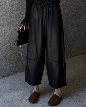 ハイウエストフェイクレザーワイドパンツ  2color A0591