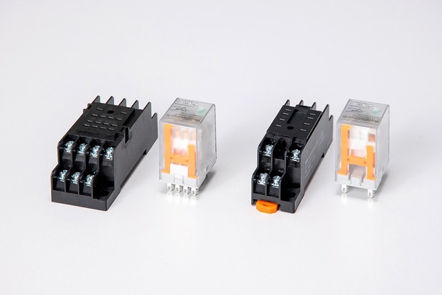 リレー（ソケット付） DRM270024L