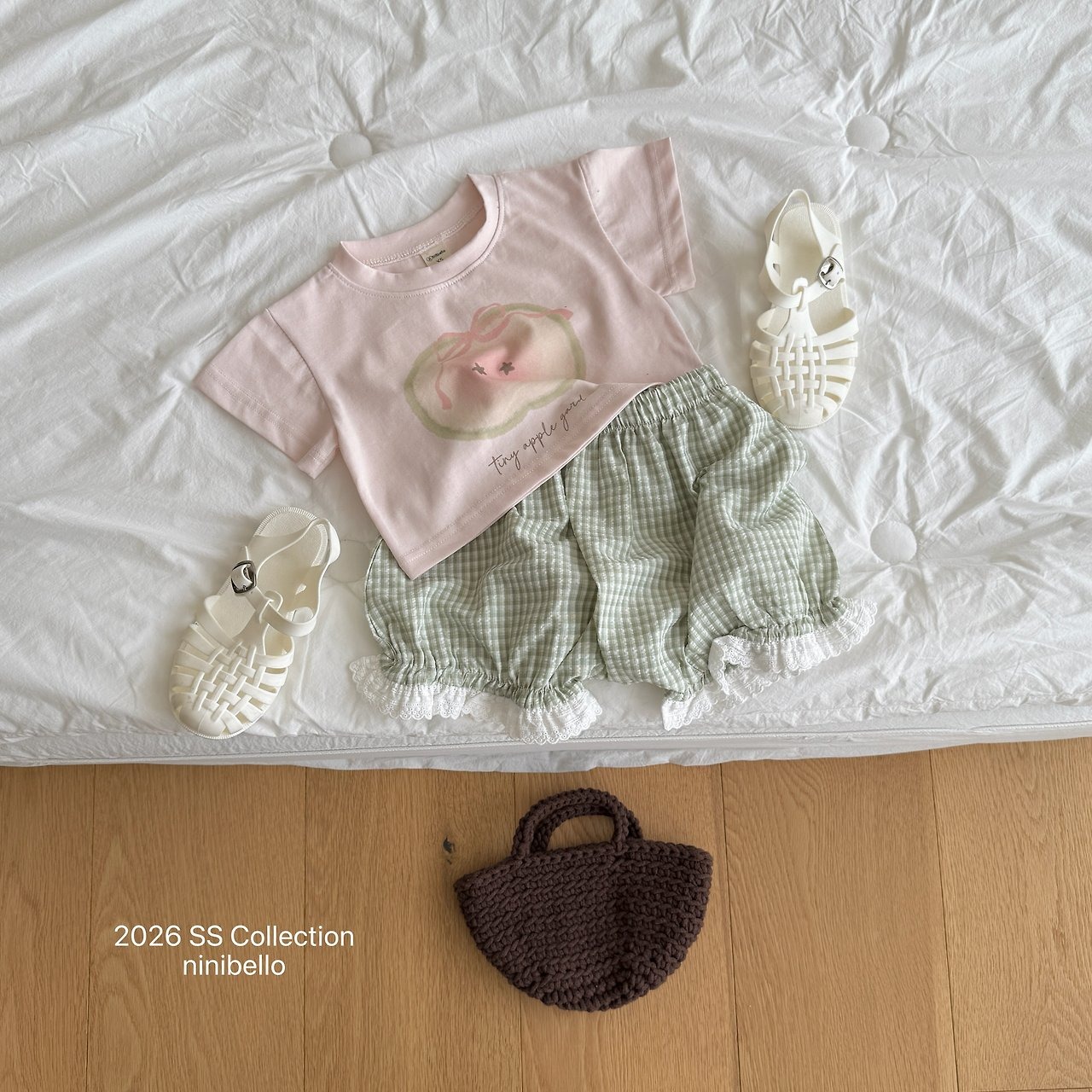 [ninibello] Apple Pony Crop Tee +fee2 / [니니벨로] 애플포니크롭티