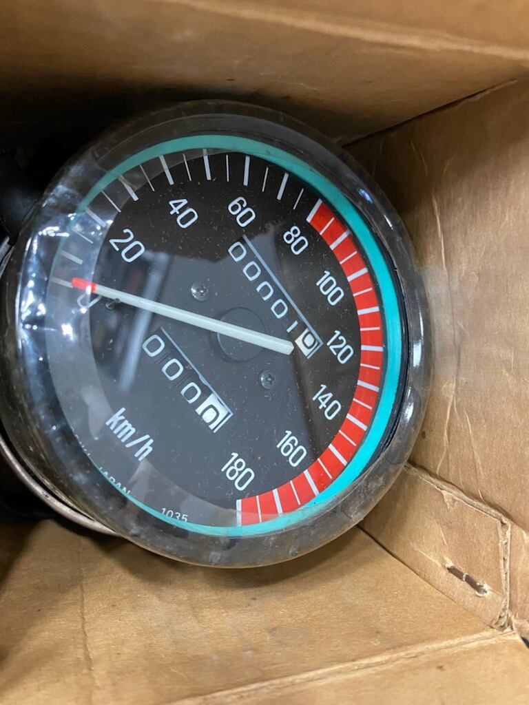 600 Z400FX ～E3 スピードメーター箱入り新品 | バイク神社