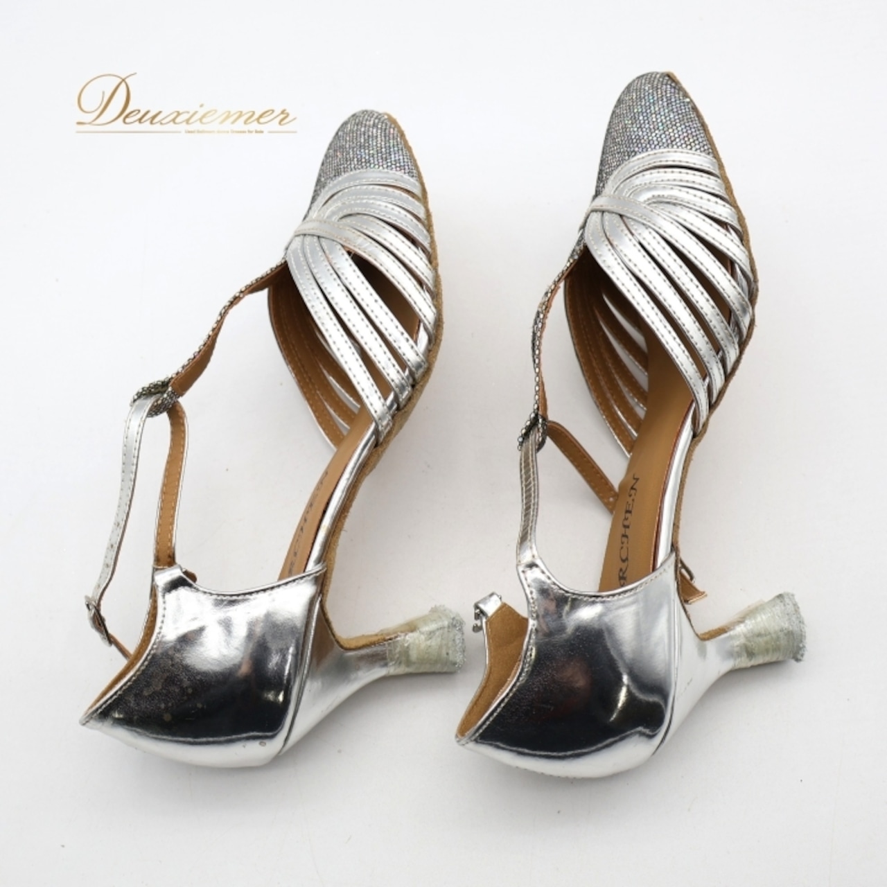 社交ダンス 衣装 スタンダード シューズ 23cm 23.5cm シルバー系 MARCHEN 靴 くつ ヒール ラメ キラキラ ストラップ 華やか 上品 高級感 派手 目立つ パーティー ダンス衣装 イベント