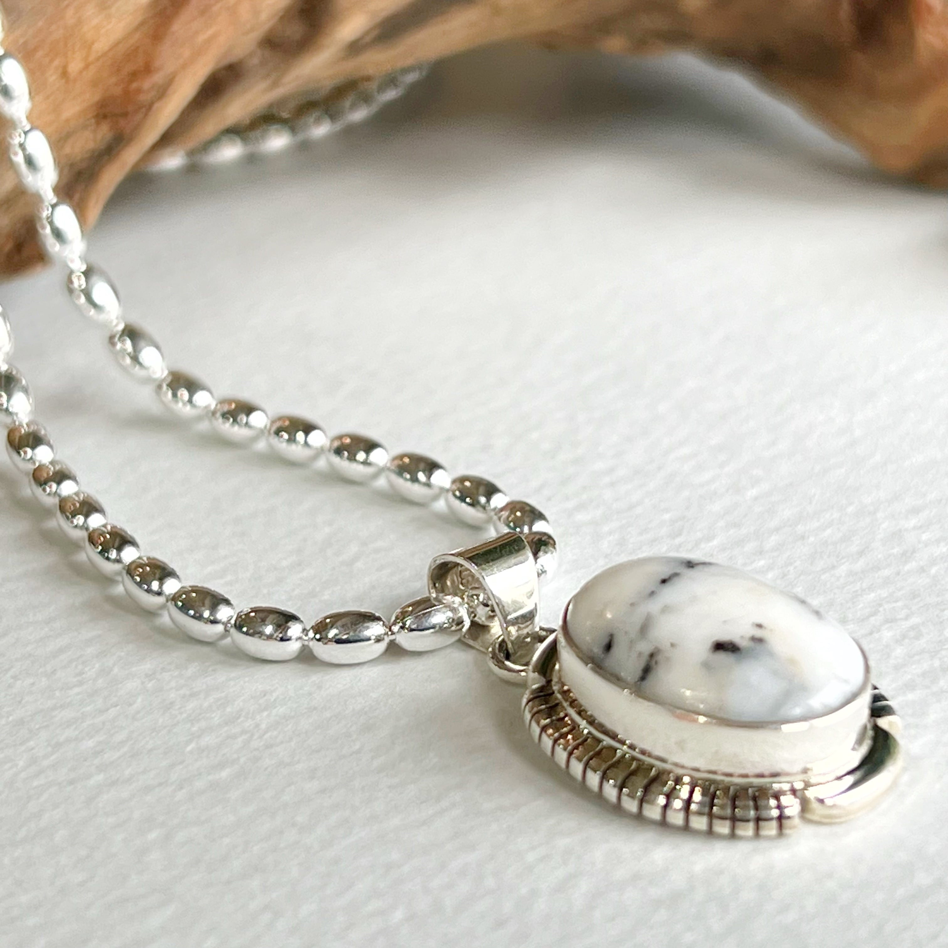 Indian Jewelry 》ホワイトバッファロー1点ものペンダント Indian Jewelry 》ホワイトバッファロー1点ものペンダント