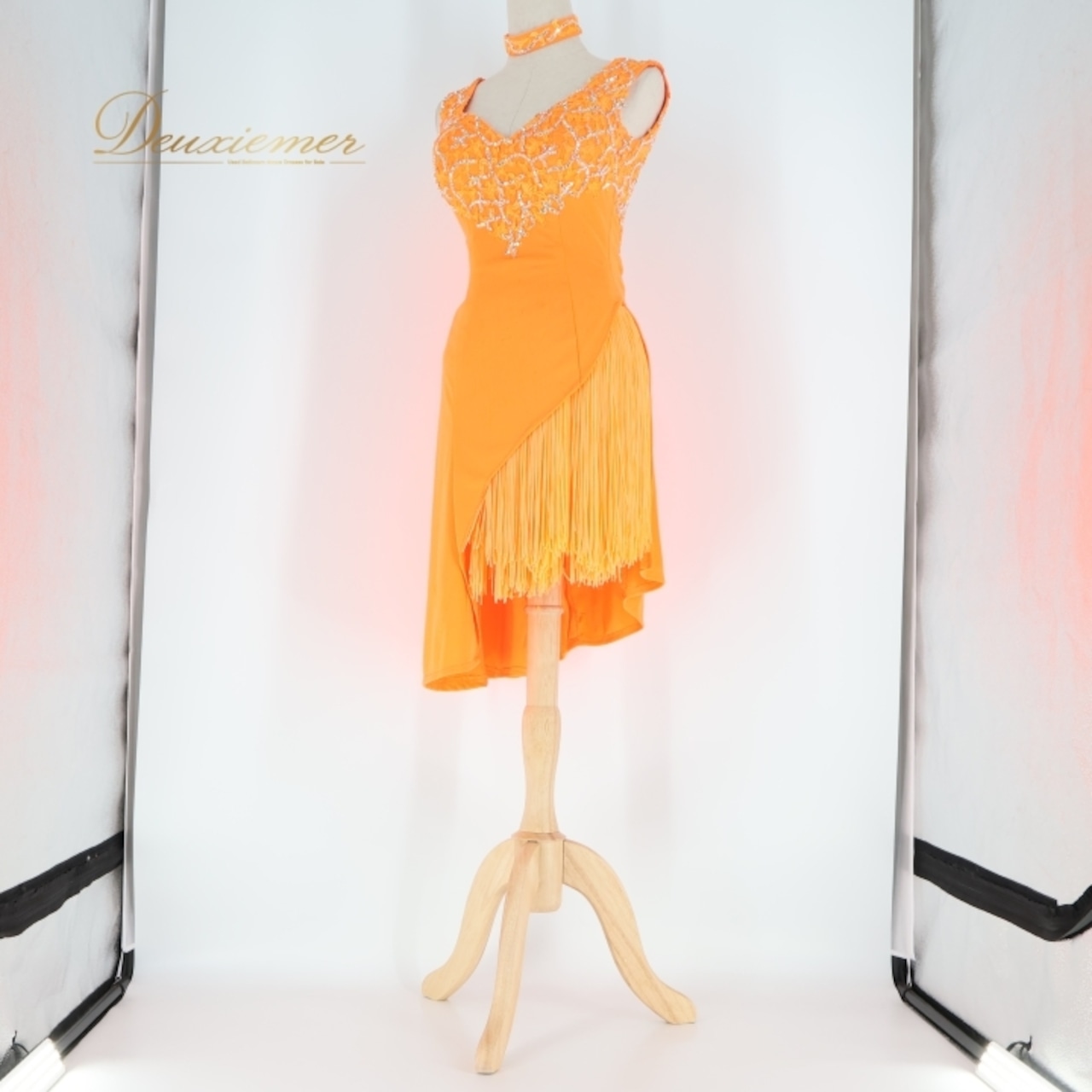 社交ダンス 衣装 ラテン ドレス ワンピース 蛍光 オレンジ フリンジ 鮮やか デモ 競技 ダンス パーティドレス パーティ 発表会 伸縮 ストレッチ オレンジ系 フリンジドレス 衣装パーティ 踊り用衣装 ラテン競技用 デモンストレーション用 ダンス用ドレス コスチューム