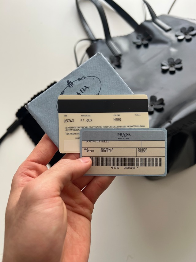 SS1993 PRADA LEATHER FLOWER HAND BAG