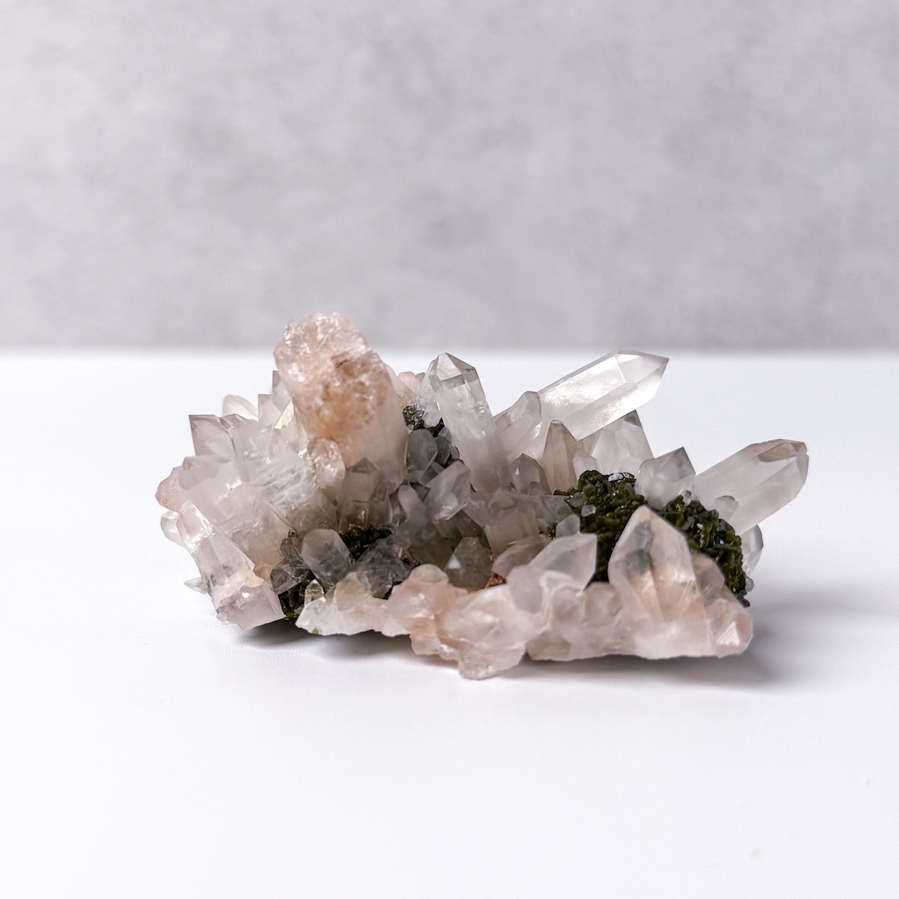 エピドート共生水晶 クラスター ＊ Epidote & Clear Quartz ＊ 天然石