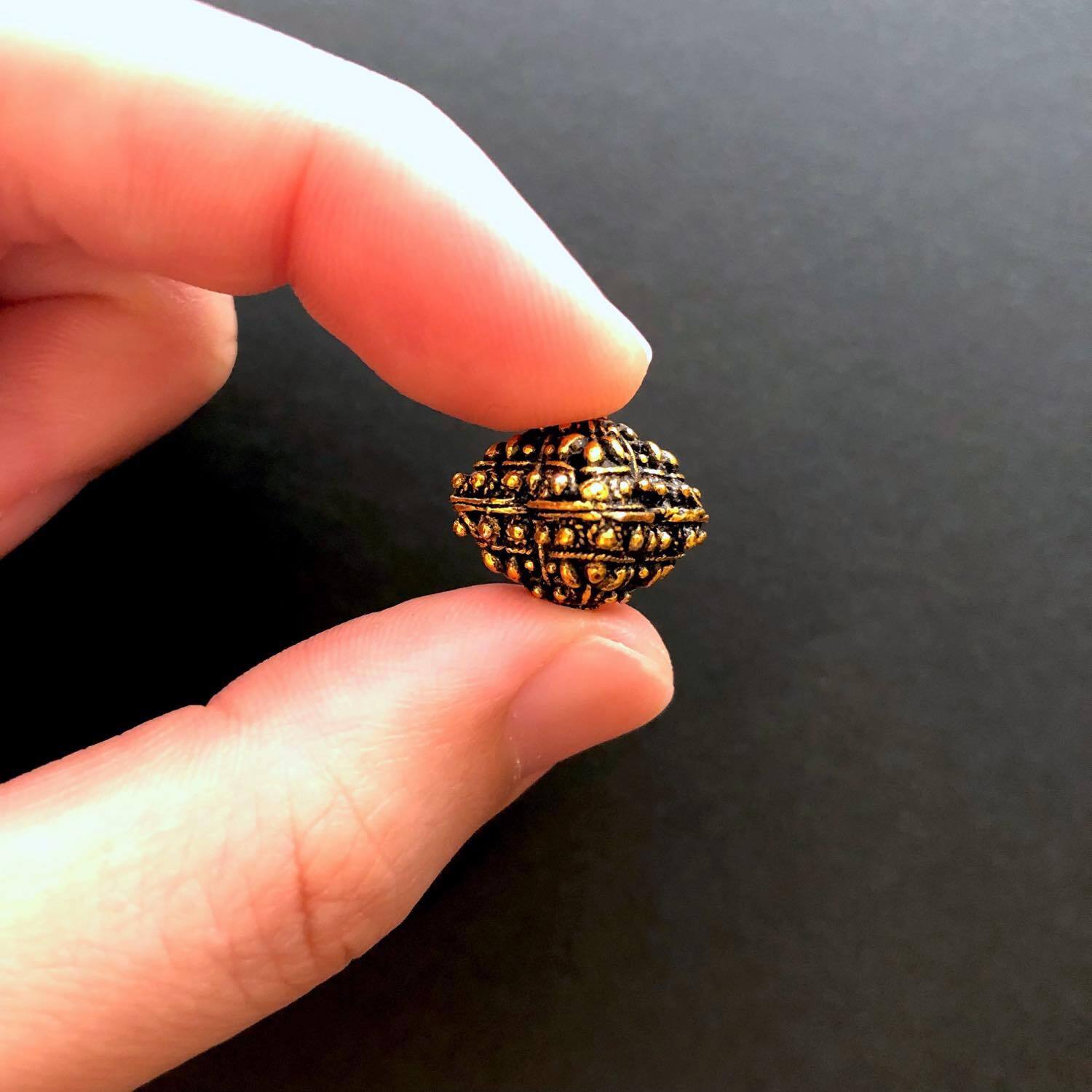 再入荷〉ぶつぶつ模様入りひし形インドメタルビーズ | Dua