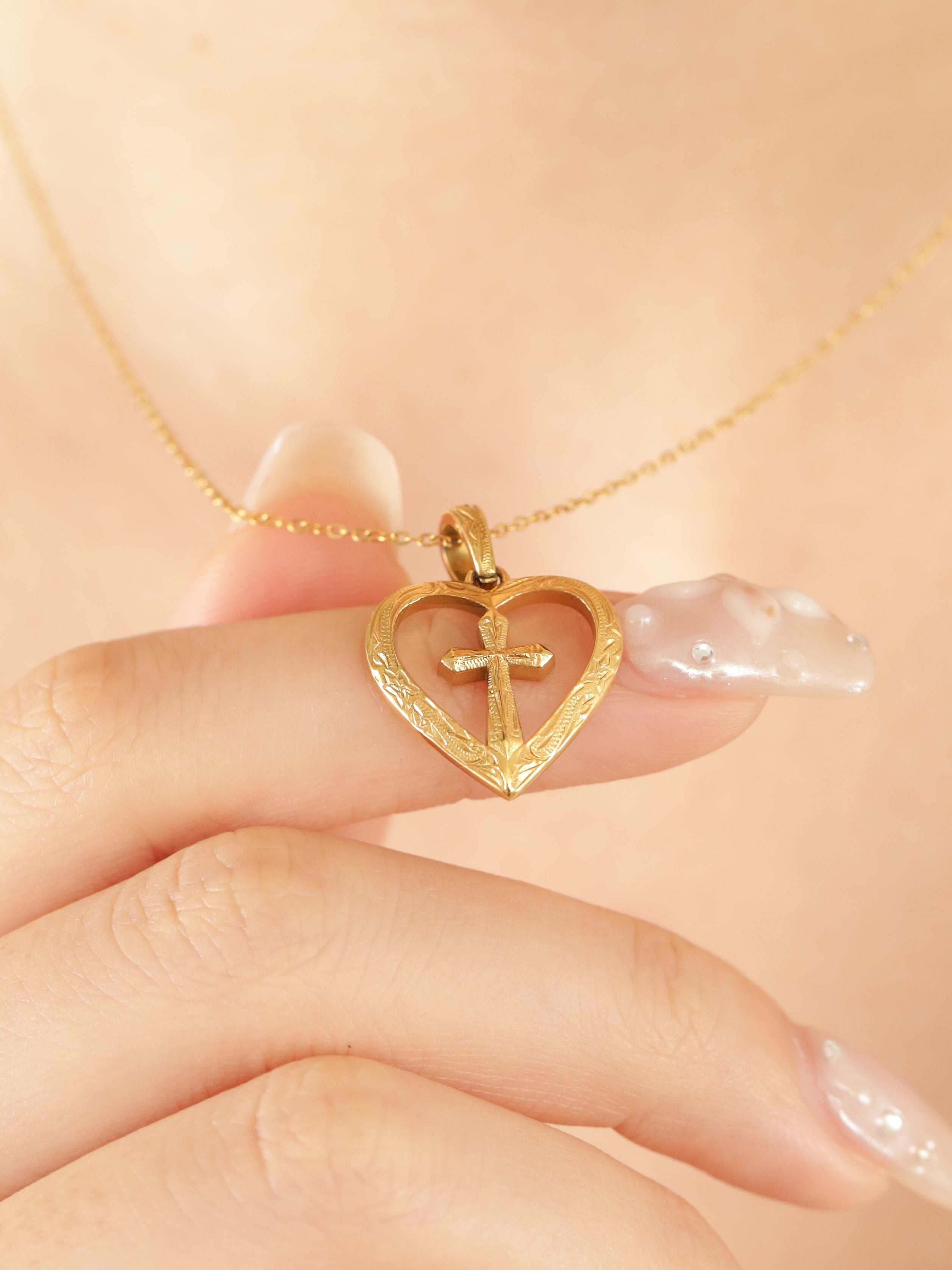 316L hawaiian cross in heart necklace #n43 | rani