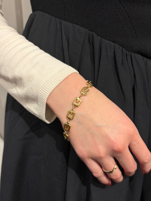 GIVENCHY / vintage G chain bracelet.