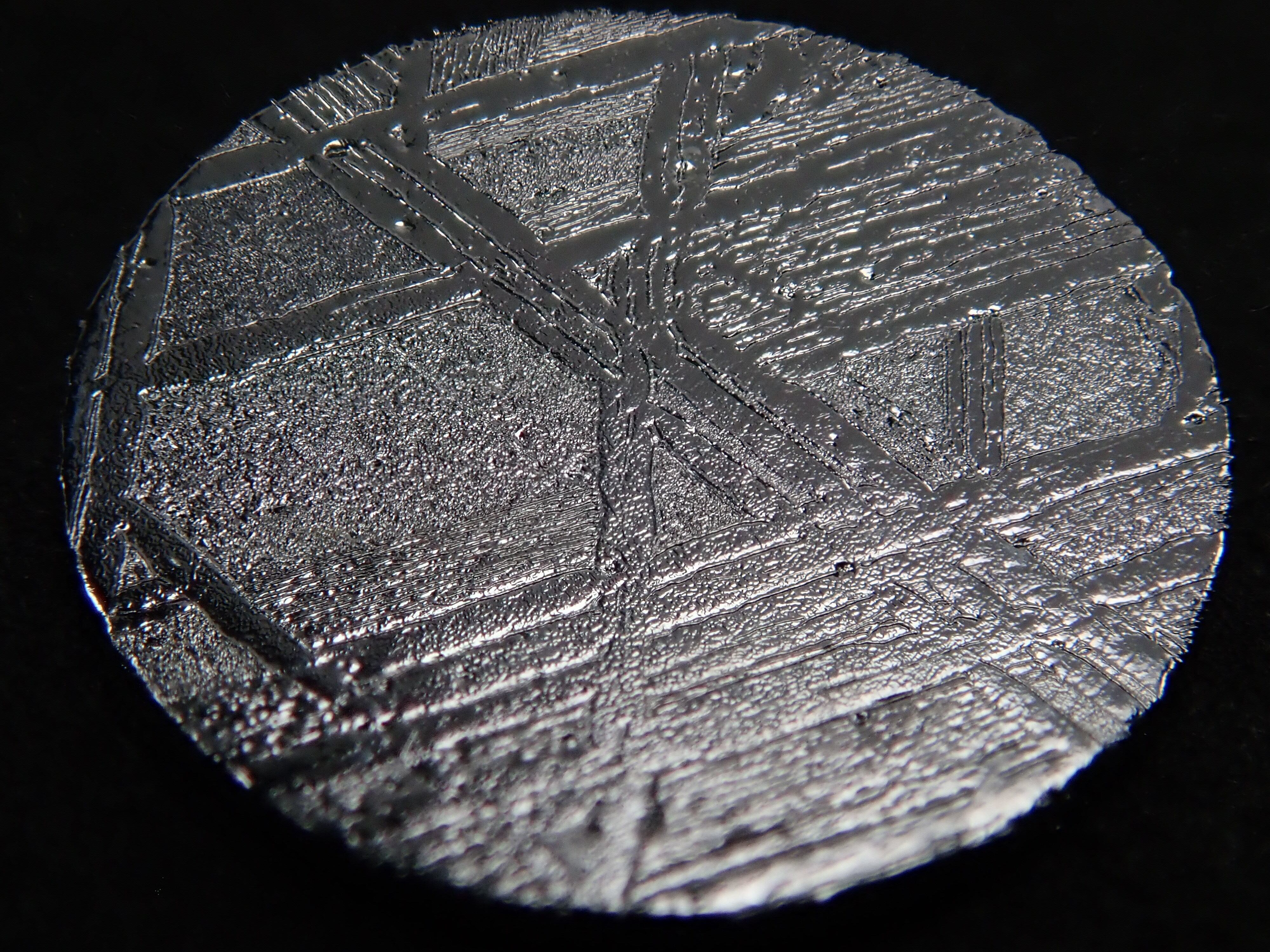 スウェーデン・キルナ産ムオニオナルスタ隕石 1.623ct | Gem Shop