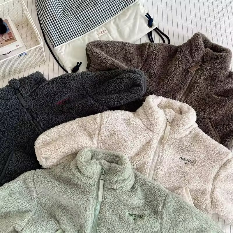 GO.U刺繍ファージャケット