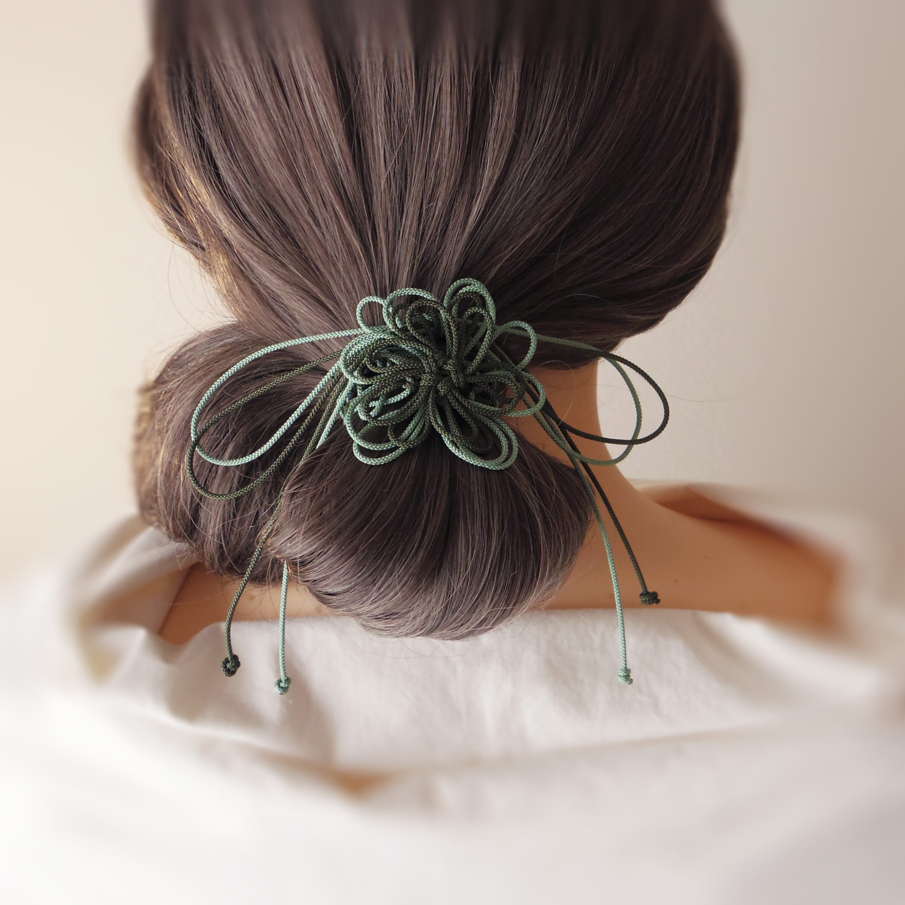 飾り結びヘアゴム「やわみどり、君」（深緑×淡緑）｜着物・浴衣に簡単