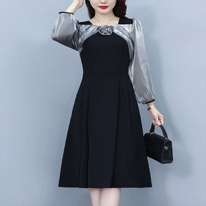 【送料無料】 ロングドレス 衣装 ひざ丈 ミモレ Aライン フレア プルオーバー 長袖 モチーフ 異素材切り替え ドッキング 薄手生地 エレガント 可愛い 大人可愛い きれいめ シンプル カジュアル シック コンサバ 華やか 大人 上品 おしゃれ お洒落 主役級 こなれ感 高見え 高級感 無地 春 30代 40代 レディース 女性用 ママ お出かけ お呼ばれ 結婚式 二次会 パーティ 演奏会 フォーマル ファッション 美脚 脚長 定番 着痩せ 垢抜け 存在感 ブラック 大人カラー モノトーン