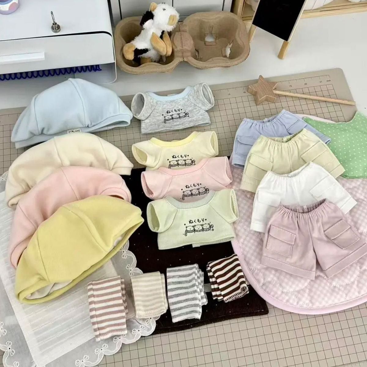 20cmぬいぐるみ用 秋 くま柄トップス+パンツ+マフラー+帽子 カジュアル
