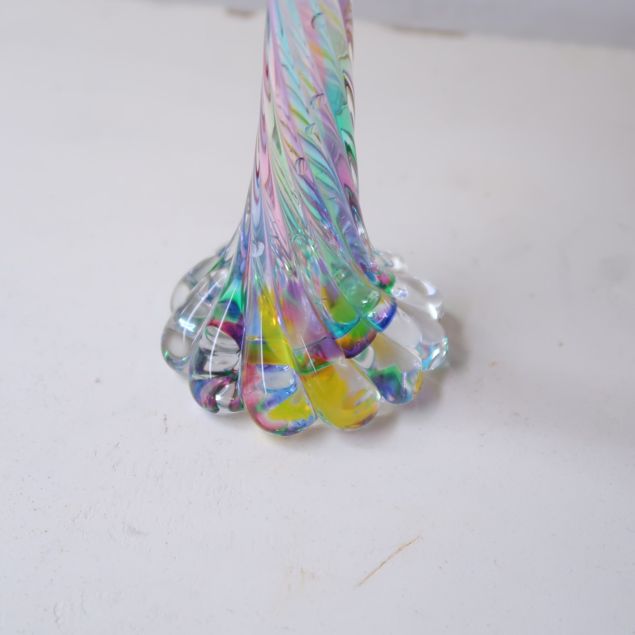 パープルネオンの花瓶