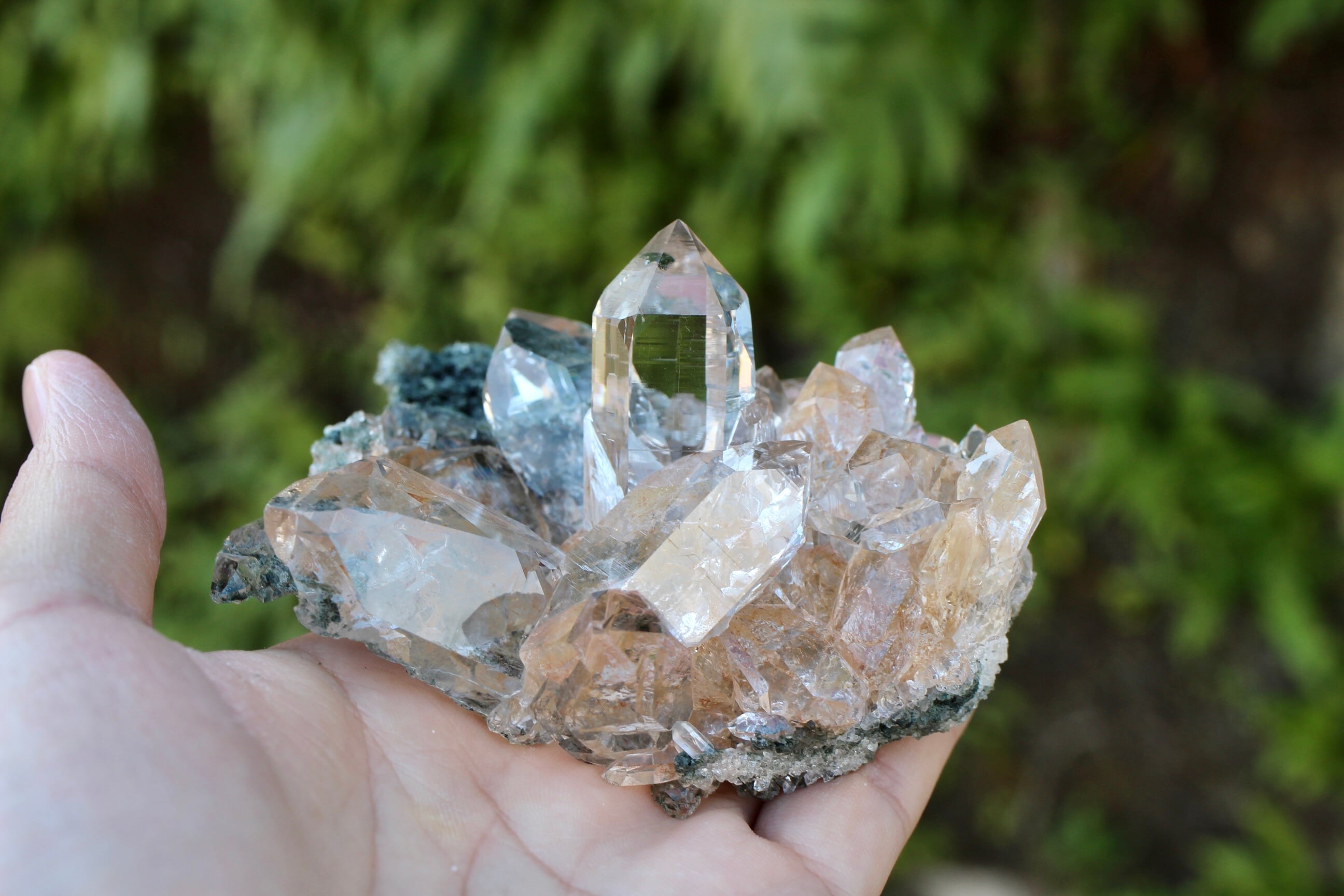 ヒマラヤ水晶 マニハール産 | 石垣島の夜光貝アクセサリーとヒマラヤ