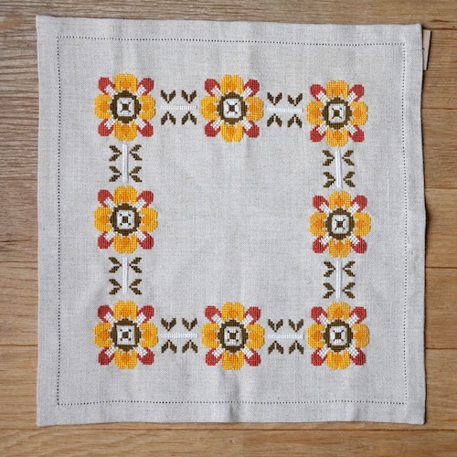 刺繍テーブルクロス［イエローフラワー］スウェーデンヴィンテージ