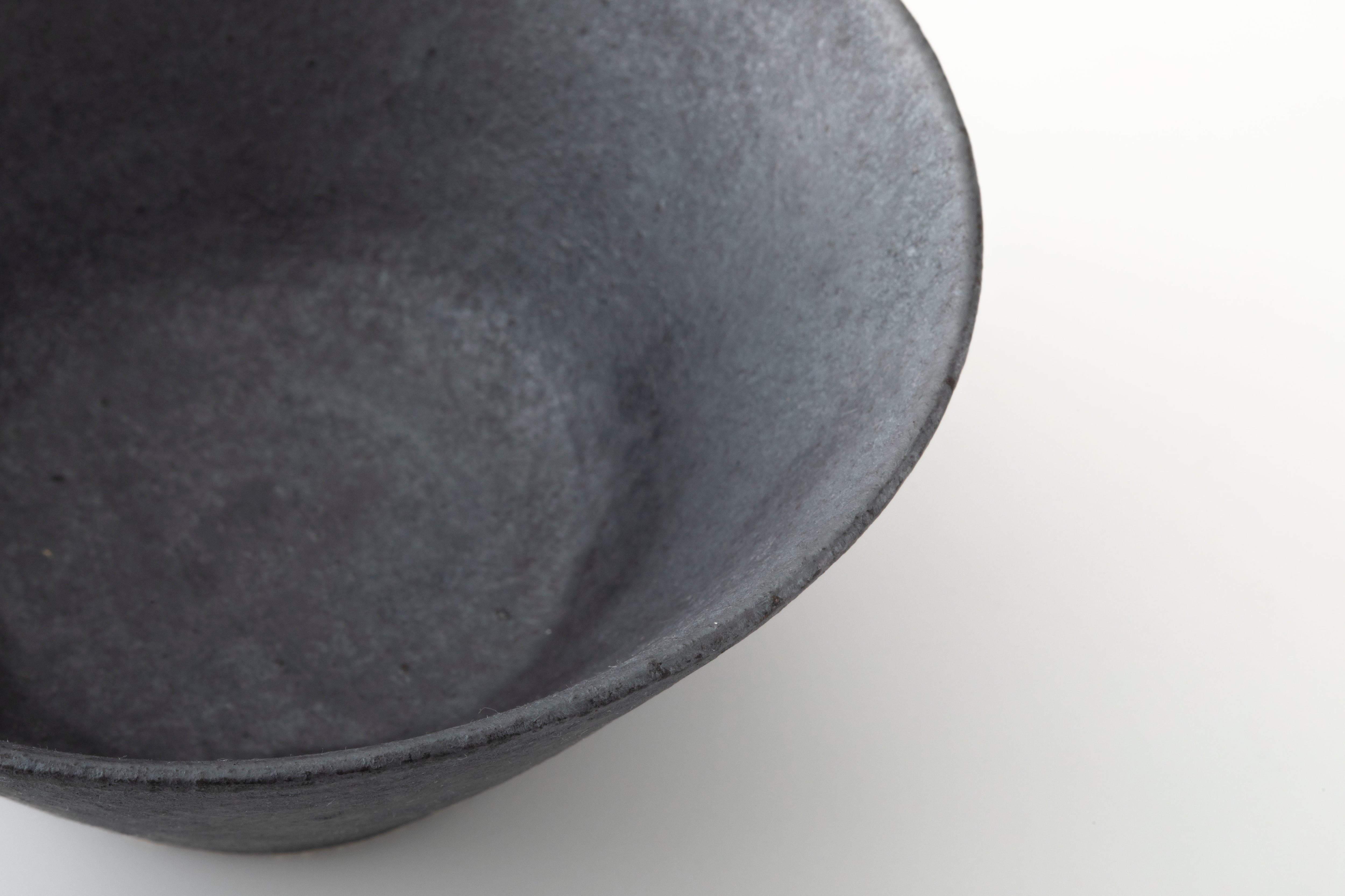 中鉢 (黒灰釉) / 田代 倫章 | Community Store TO SEE