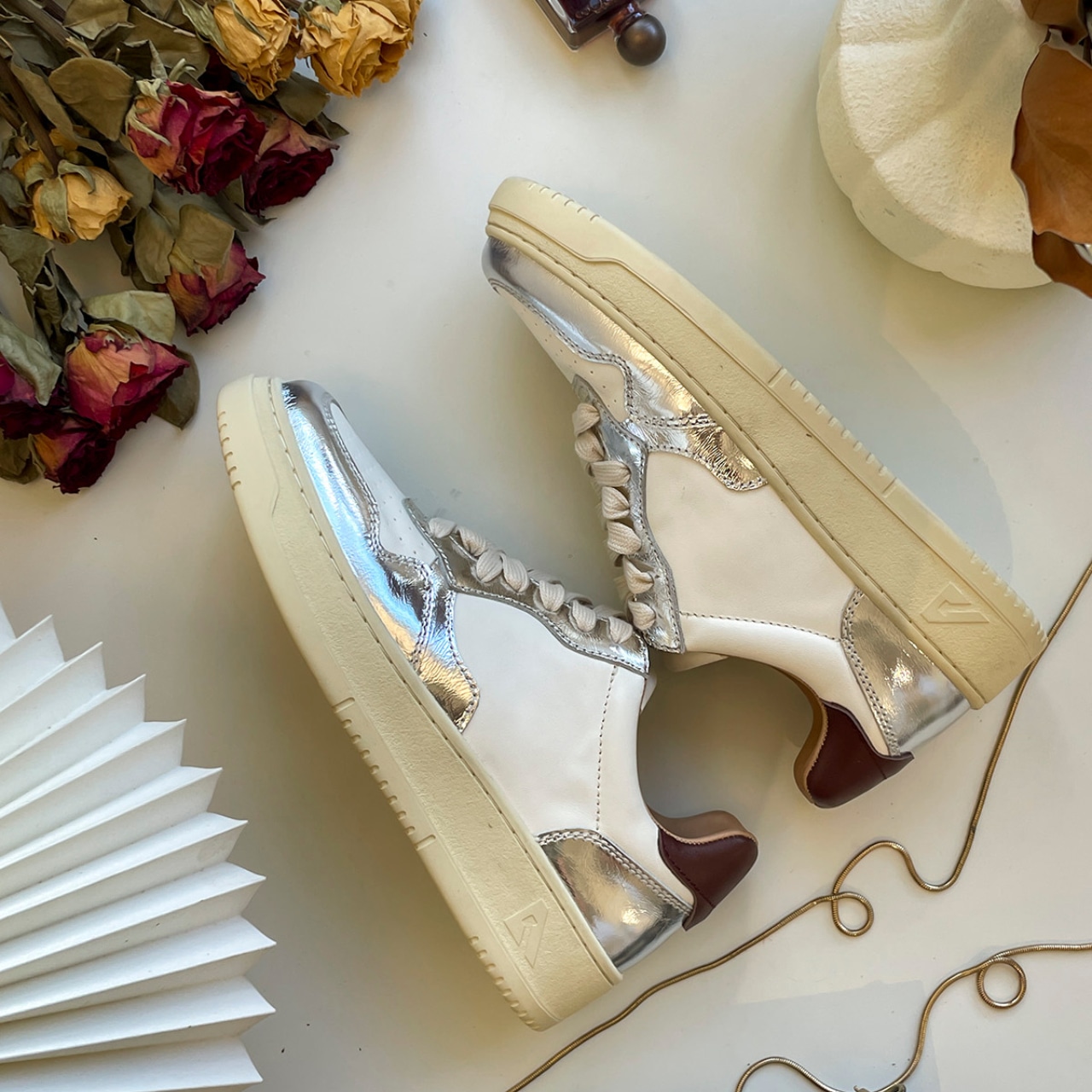 Lace-up sneakers T6085