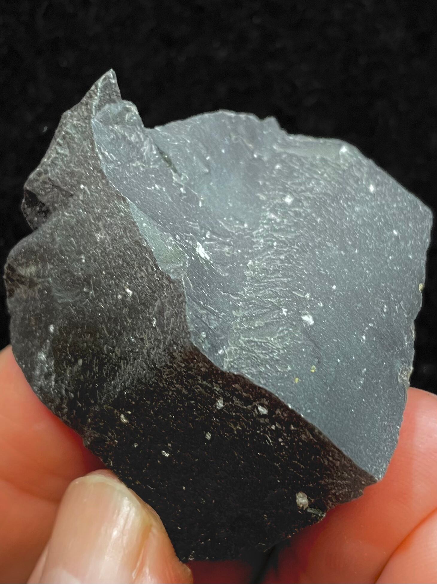 12) サヌカイト(原石・小)