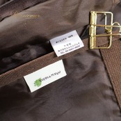 フラダンス 小物 ガーメントバック ブラウン系 マウナロア Maunaloa バッグ 茶 ハワイアンプリント 軽量 軽い ダンス小物 ファスナー 持ち運び 練習 レッスン イベント 発表会