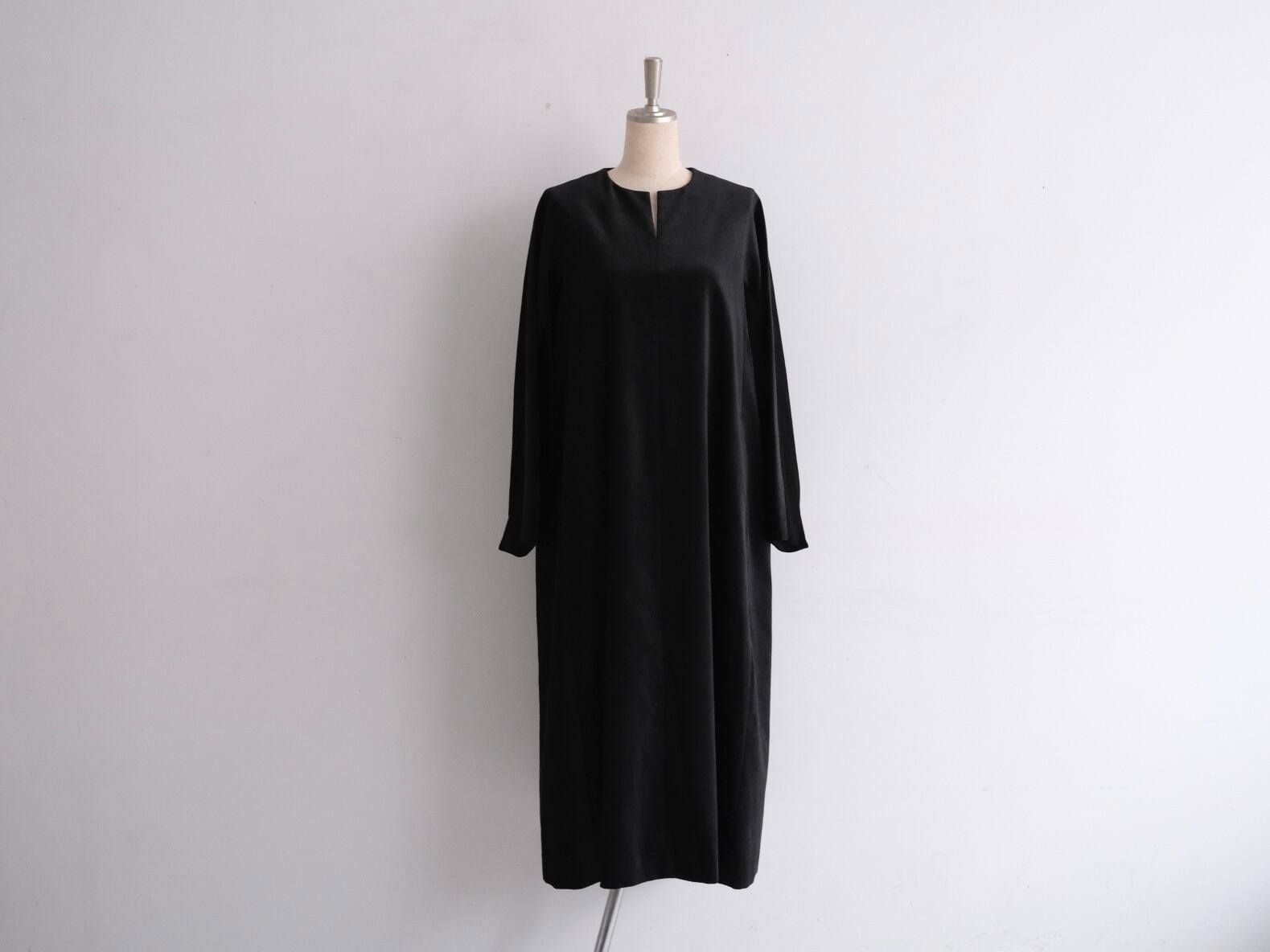 TENNE HANDCRAFTED MODERN 