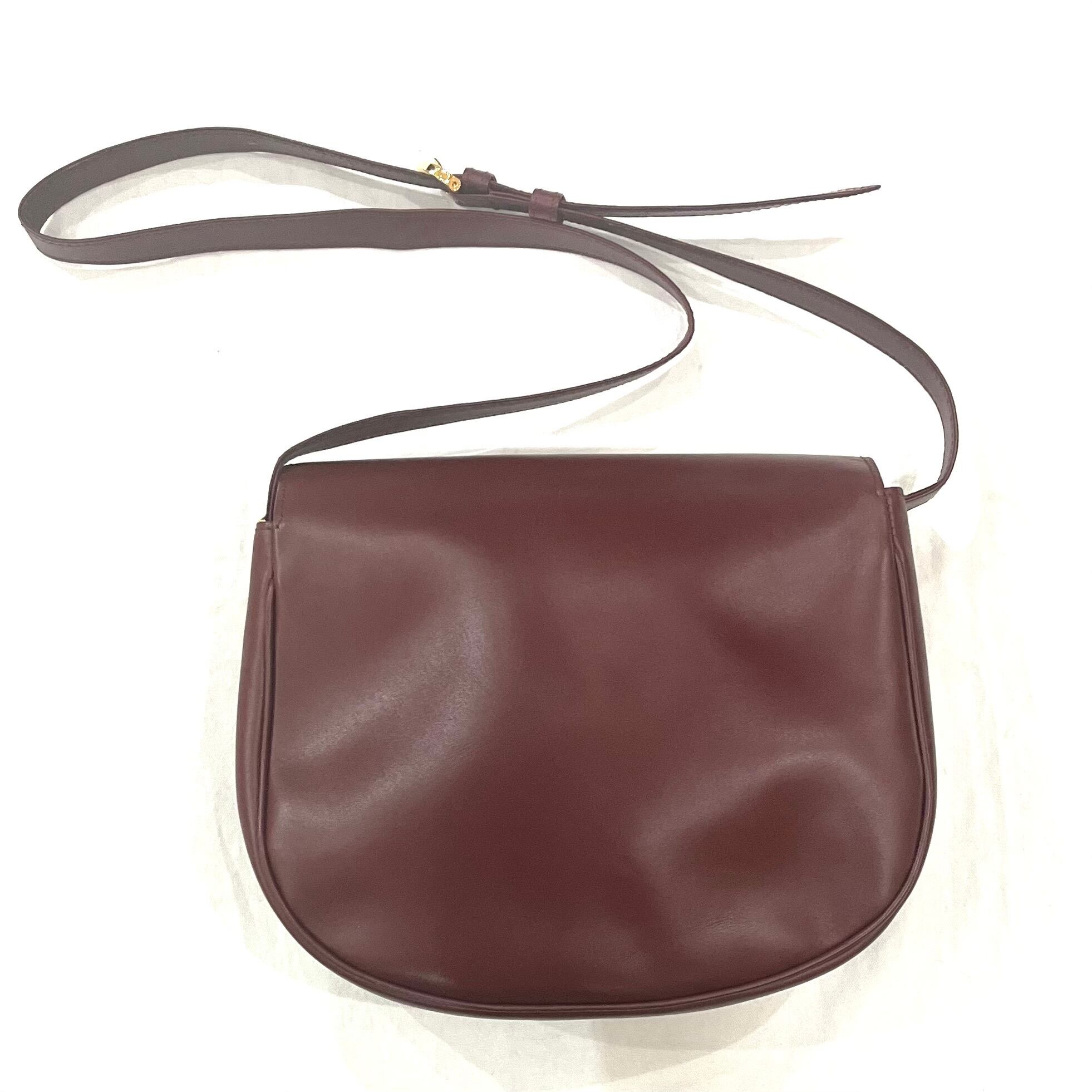 Cartier】2185 カルティエ レザーラウンドフルフラップ フロントC