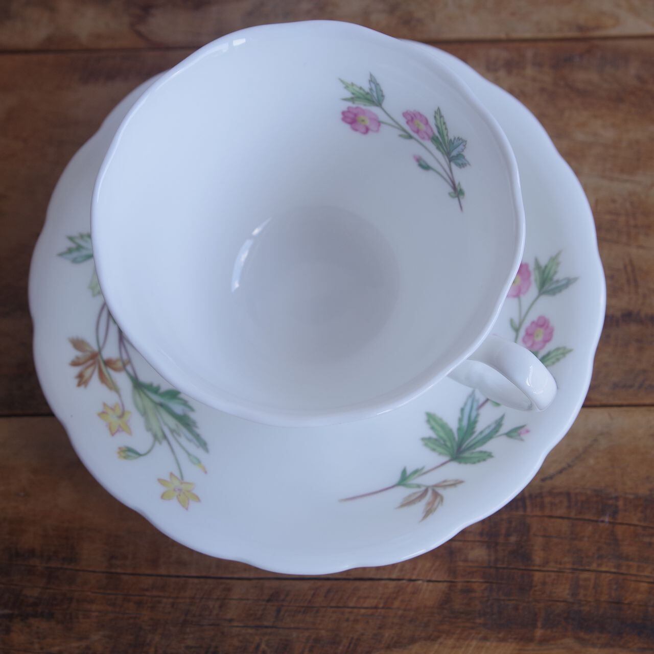 ミントン メドウ ティーカップ ソーサー Minton Meadow 花柄