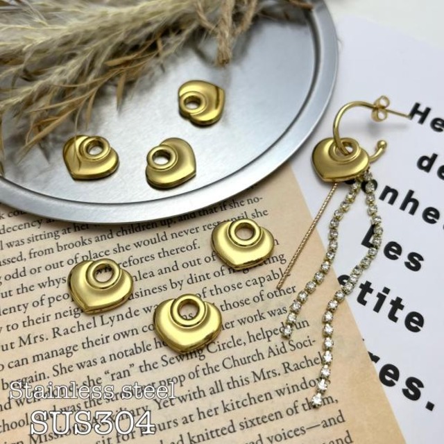 【2個】304ステンレス製ぷっくりハートゴールドチャーム/アレルギー対応