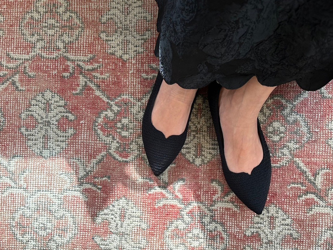 pointed-CREPE / BLACK