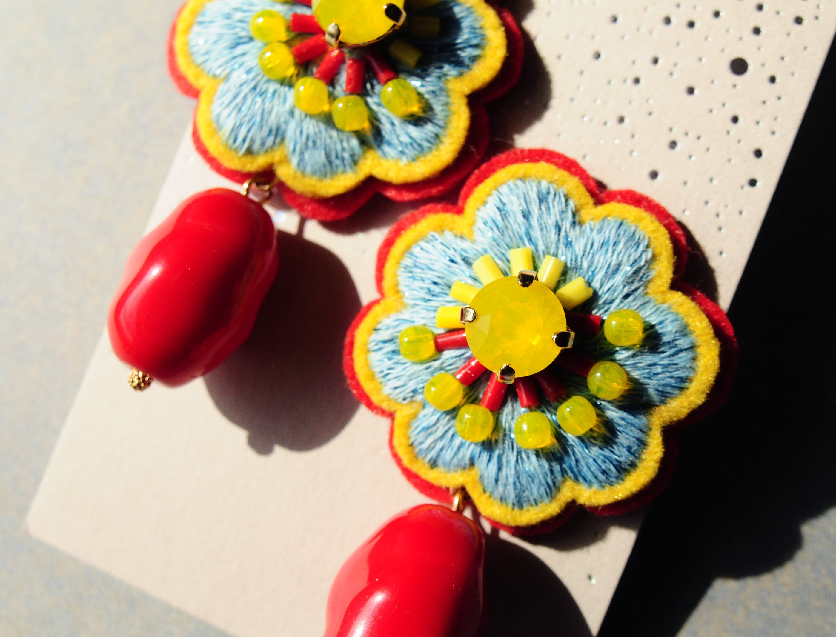 < No Name ~名前のない花~ >『 MIZUIRO×KIIRO×AKA 』ピアス