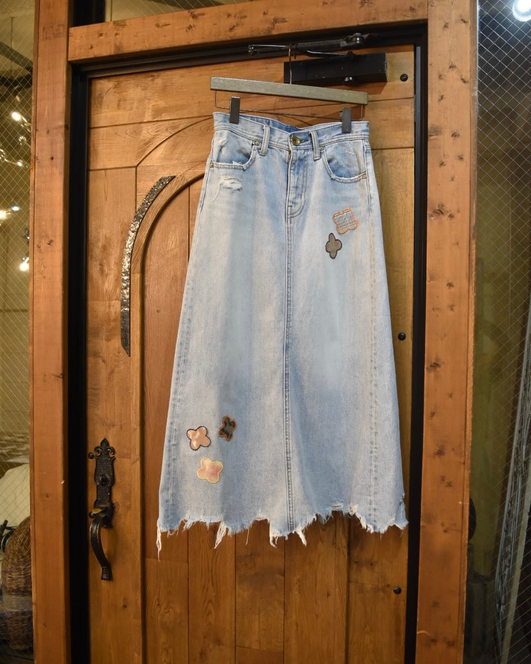 ワッペンリメイク古着】デニムスカート｜ロング #19 | upHAND by